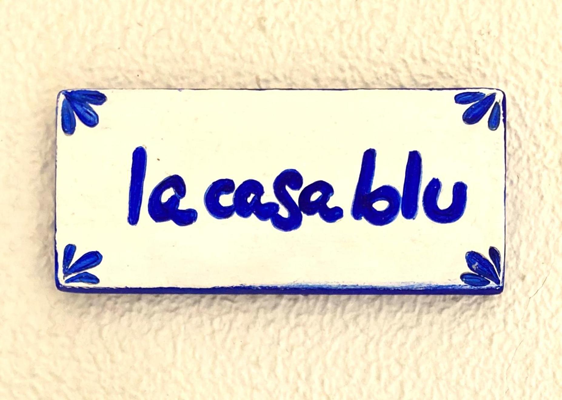La Casa Blu Nel Cuore Storico Di Napoli Exterior photo